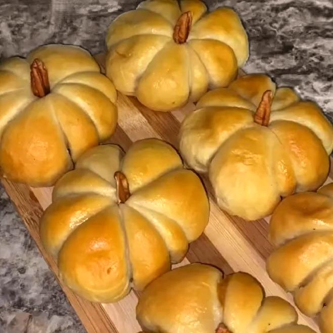 Spooky Buffalo Chicken Pumpkins