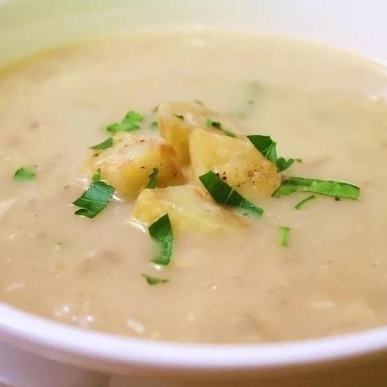 Velvety Roasted Garlic Potato Soup