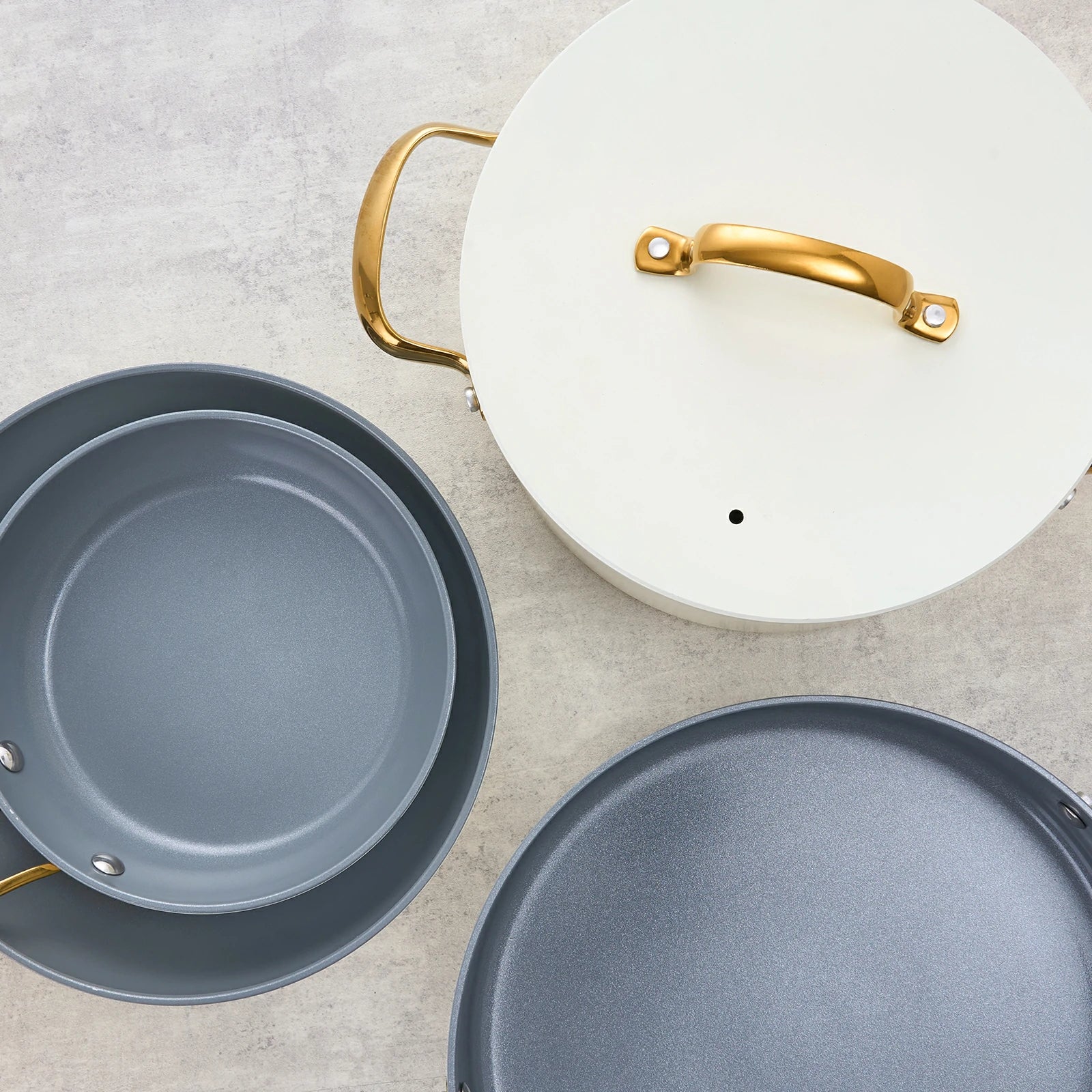 Understanding the Pan Trio: Skillet, Sauté Pan, and Frying Pan – What's the Difference?