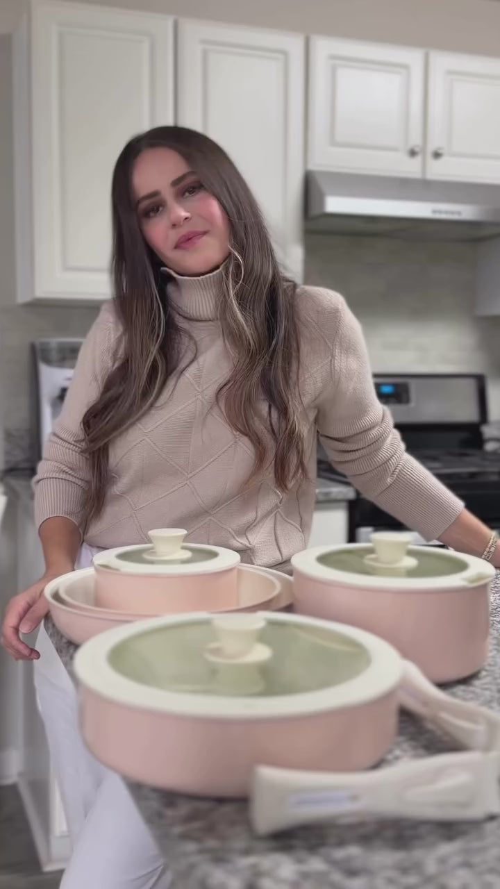 Cooking just got so much easier with this Detachable Handle Ceramic Nonstick Cookware Set by Chef Power